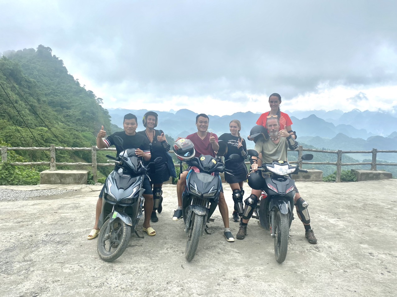 11 Days Hanoi Crossing Border To Laos